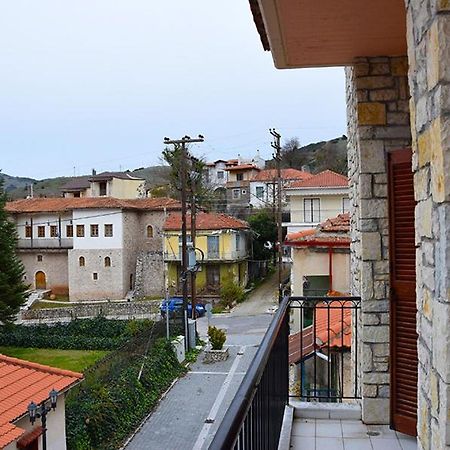 Sfaragoulias Inn กาลาวริตา ภายนอก รูปภาพ