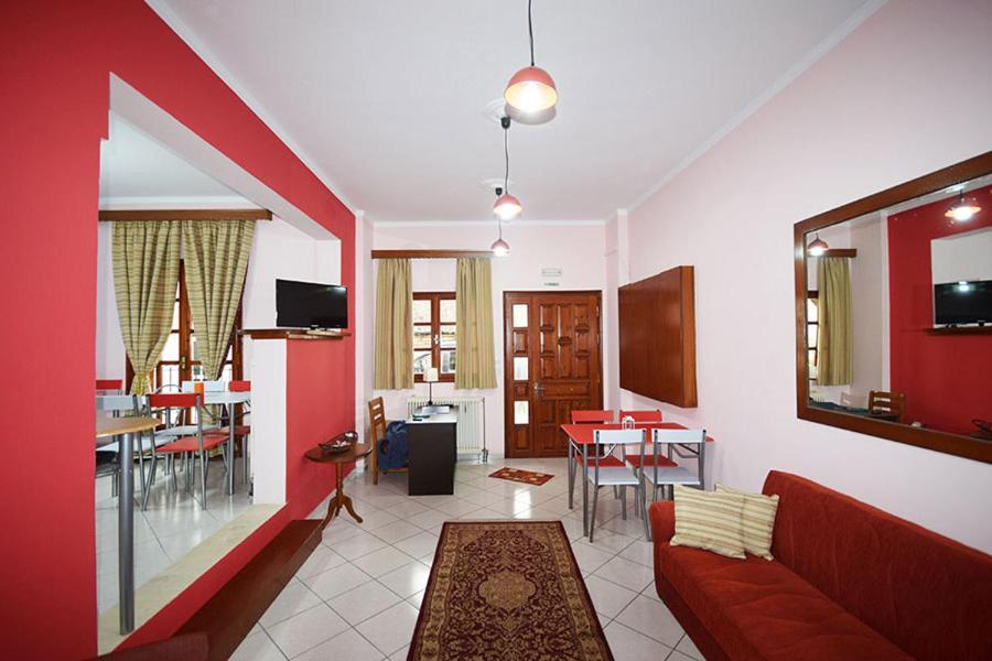 Sfaragoulias Inn กาลาวริตา ภายนอก รูปภาพ